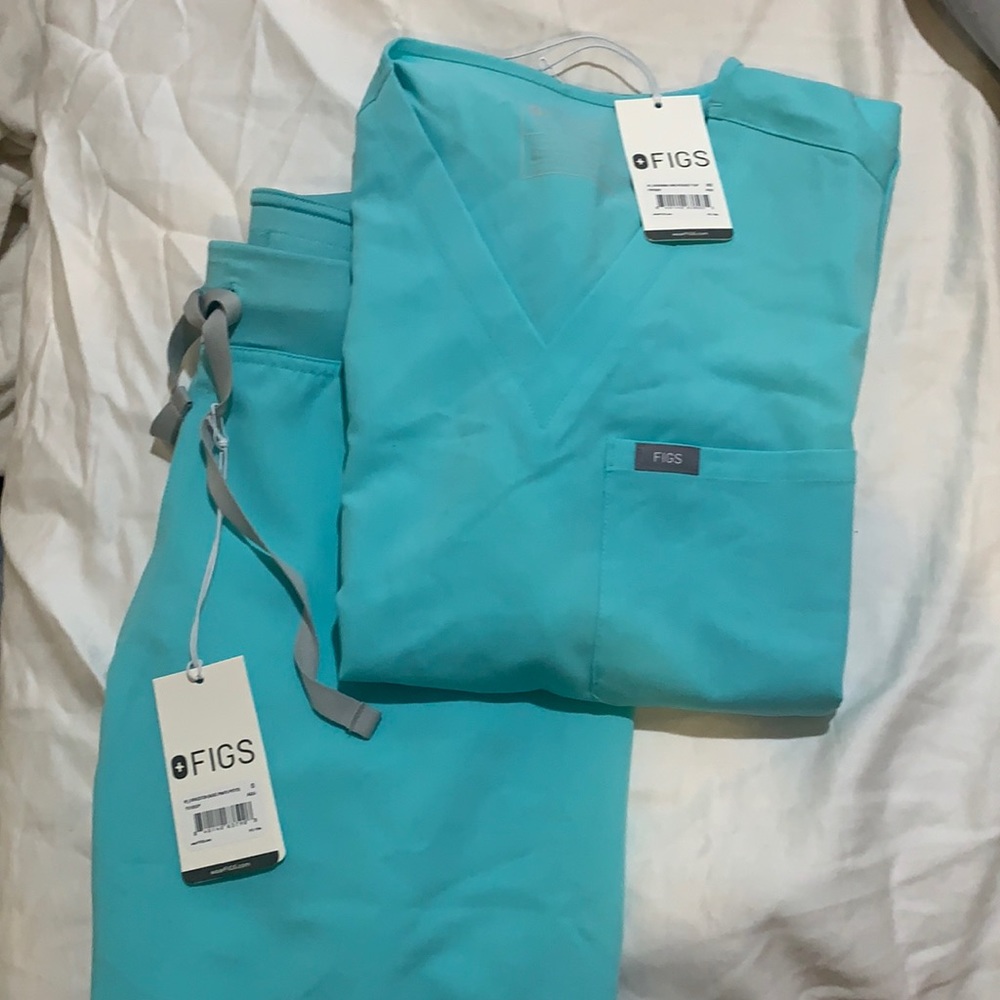 Figs scrub XS top 3 pocket, petite S pant basic